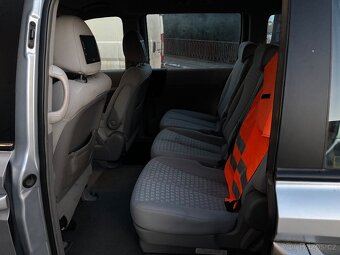 Kia Carnival 2.9 - 5