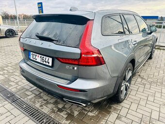 TOP: Volvo V60 XC 2,0 D4 - 5