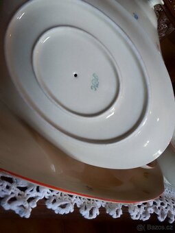 PĚKNÝ STARÝ PORCELÁNOVÝ JÍDELNÍ SERVIS - 5