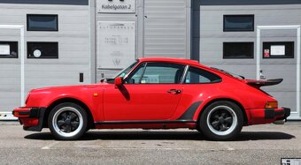 Porsche 911 Carrera 3.2 z roku 1986 - 5