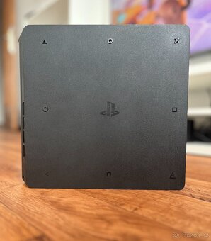 Sony Playstation 4 Slim (CUH-2116A) 500 GB černá - 5