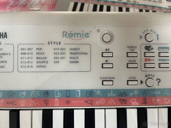 Klavesy Yamaha Remie PSS E30 - 5