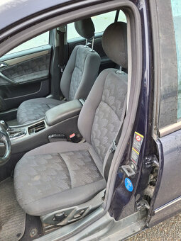 prodám Mercedes Benz W203 C 270CDI automat, tažné zařízení. - 5