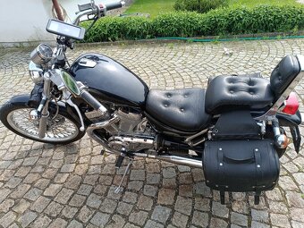 Suzuki Intruder VS 600 - 5
