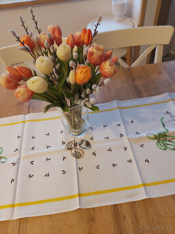 Ubrus středový s velikonočním motivem - 5