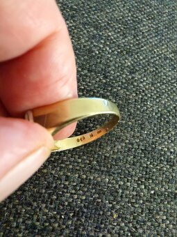 Pánský zlatý prsten s drahým kamenem - 5