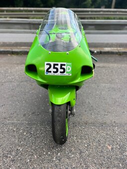 Kawasaki zx7r - 5