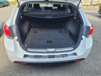 Prodám Hyundai i40 CW 1,7 CRDi, 2014,135.500km,1 maj. - 5