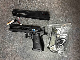 Airsoft pistole Desert Eagle – celokovová replika Magnum Res - 5