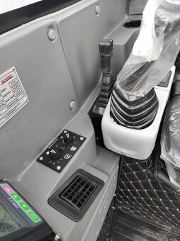 bagr, minibagr, motor Kubota, 3,8 tuny - 5