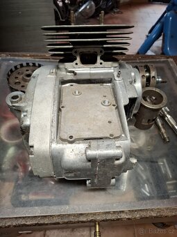 Motor ČZ Motokros 125 typ 984 - 5