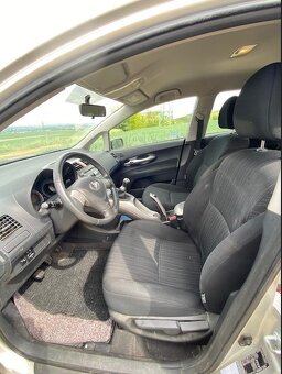 Toyota AURIS, 1.6l, 91 kW, 75 000 km, r.v. 2007 - 5