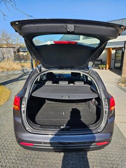KIA Cee´d Combi SW JD 1,6 GDi Exclusive šedá metalíza 2012 - 5