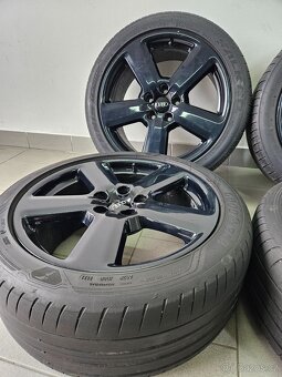 Orig. Audi 5x112 Letní 245/40/18 - černé - 5