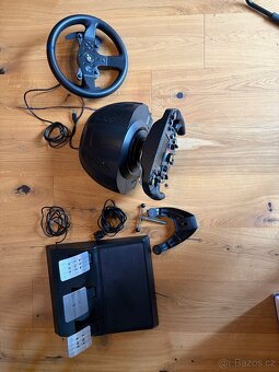 Trustmaster T300 GT edition a Thrustmaster Ferrari SF1000 - 5