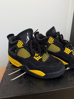 Nike AIR JORDAN 4 RETRO Thunder - 5
