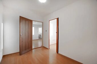 Pronájem bytu 3+1 59 m² Palackého, Hluboká nad Vltavou - 5