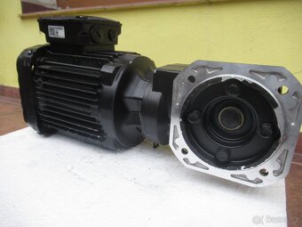 SEW-NOVÁ úhlová elektropřevodovka 400V.1,1kw-263ot.min. - 5