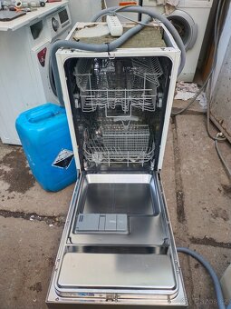 Prodám VESTAVNOU myčku zn. AEG o šíři 45 cm-ZDARMA DOVEZU-- - 5