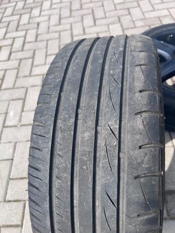Original VW kola R17 s pneu 225/45/17 - 5