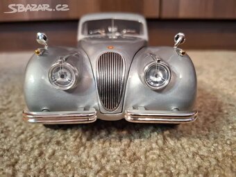 Jaguár XK 120 1:18 - 5