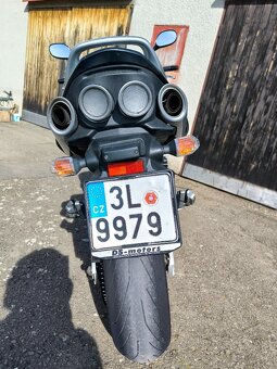 Suzuki GSR 600 - 5