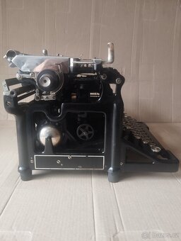 Starožitný psací stroj Underwood - 5