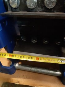 Velký masivní štěpkovač, špalíkovač, drtič - - 5