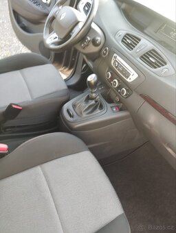 Renault Scénic 1,6 benzín 4 válec - 5