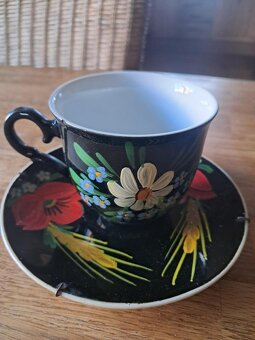 Malovaný retro hrneček s podšálkem - 5
