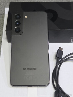 Samsung Galaxy S22 128 GB 5G - černý TOP stav - 5