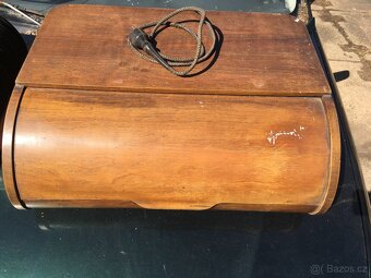 Gramofon r.v. 1956 (chlebnik) + stojan s deskami - 5