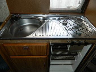 Dvouosý karavan Hymer Eriba - 5