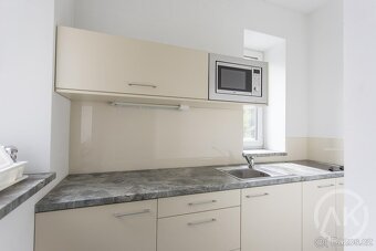 Pronájem dostupné a reprezentativní kanceláře, ul. Ruská - 5