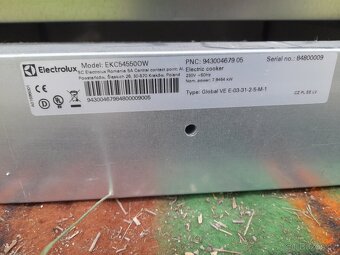 Sklokeramicky sporak electrolux - 5