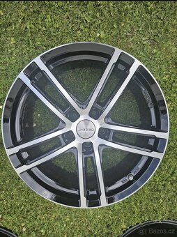 Dezent TZ DARK 8x19 5x112 ET 49 středová díra 57.1 - 5