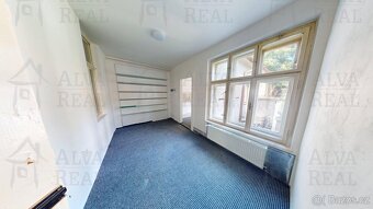 Prodej bytu 3+1 72,93 m² v rodinném domě se zahradou, Krá... - 5