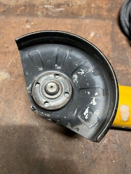 Úhlová bruska Dewalt 125mm - 5