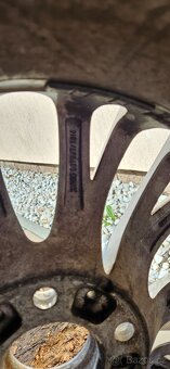 Prodám dvě originální kola BMW 8.5Jx18 5x120 ET40 - 5