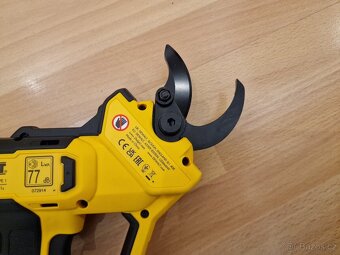 Nové zahradní aku nůžky DeWALT DCMPP568N - 5