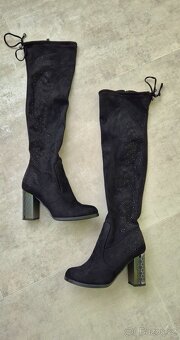Elegantní semišové kozačky - 5
