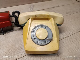 Starý telefon retro otočný - 5