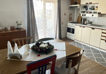 Rodinný dům s komerčním prostorem v přízemí, cca 320m2 - 5