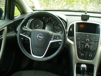 Opel Astra 1.4i Turbo, 10/2011, 158 000 km - 5