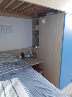 Dvoupatrová postel se skříní na míru - 5