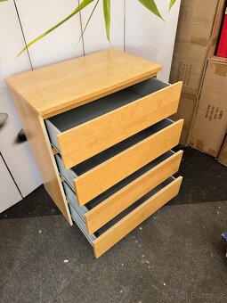 Hezká 4 šuplíková komoda IKEA MALM bříza - 5