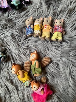 Postavičky + autíčka Sylvanian Families - 5