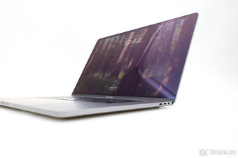 MacBook Pro i9-9980HK 32GB RAM 2TB 5600M OS26 NOVA BATERIE - 5