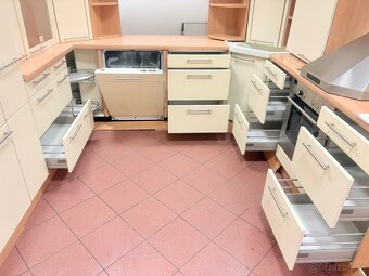 Velká kuchyňská linka včetně spotřebičů - 5