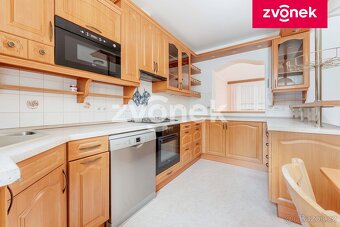 Vila k bydlení a podnikání ve středu Zlína - 5